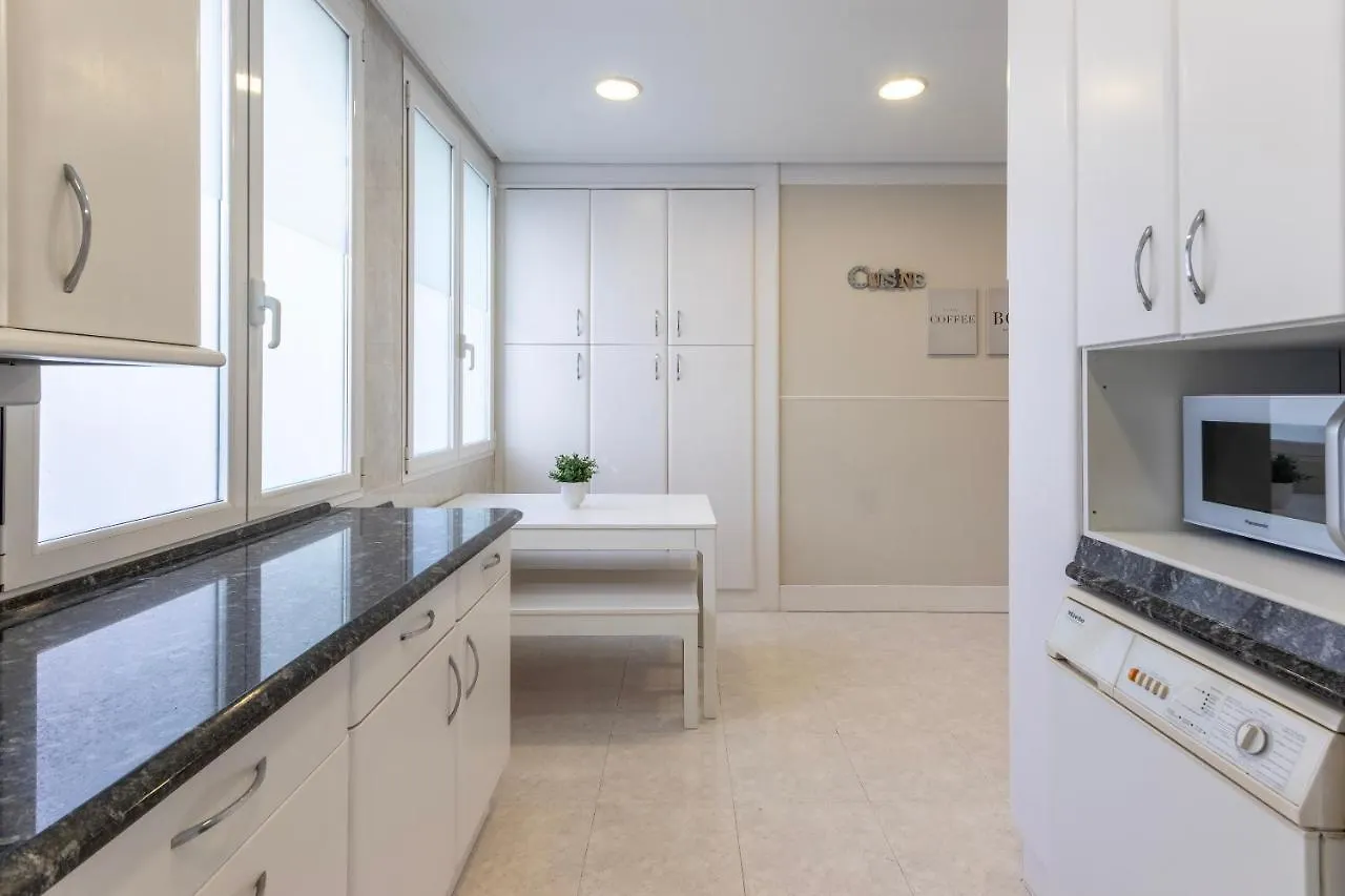 Akomodat En Apartamento En El Centro De Bilbao Con Parking